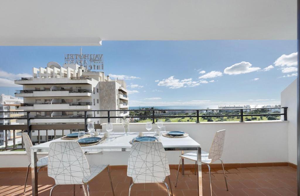 Cozy Apartment With Seaview 300M From The Beach Portimão Exterior foto